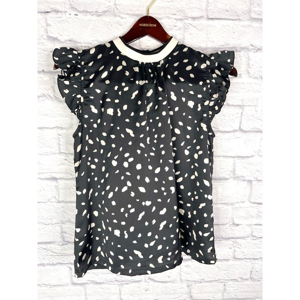 THML Black and White Ruffle Sleeve Top